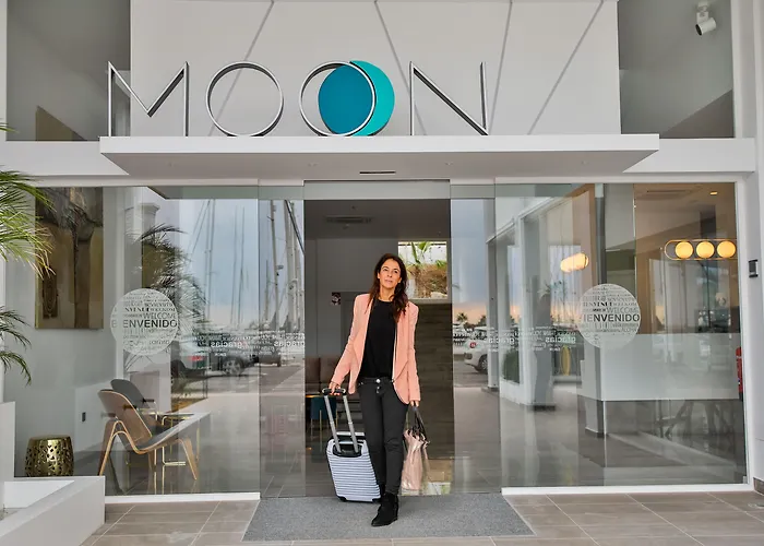 Moon Hotel&SPA.