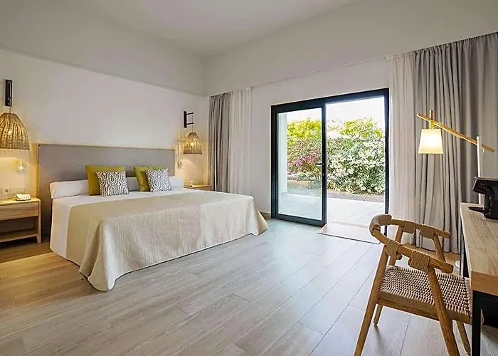 Cabogata Beach Hotel